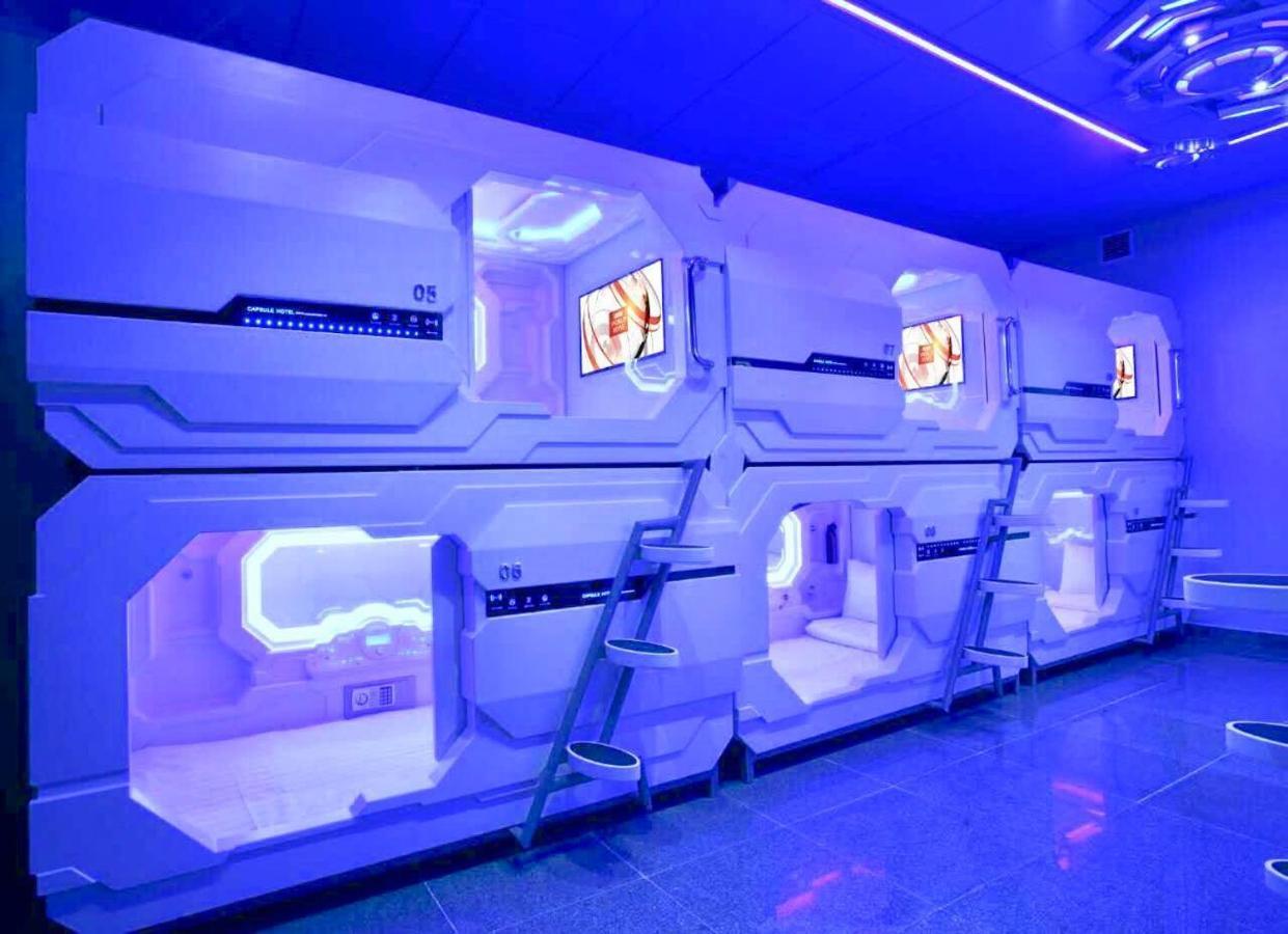 Bestow Capsule Hostel Kuala Lumpur Exterior foto